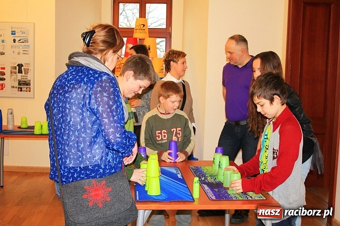 Zdjęcie w galerii na portalu naszraciborz.pl: Mini Speed Stacks na Zamku Piastowskim wiadomości z regionu