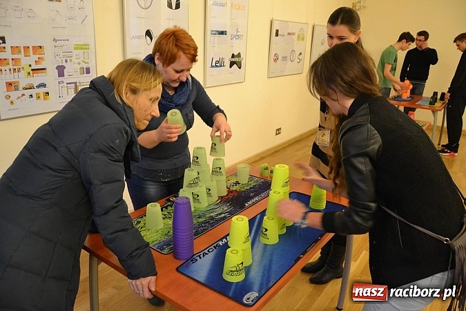 Zdjęcie w galerii na portalu naszraciborz.pl: Mini Speed Stacks na Zamku Piastowskim wiadomości z regionu