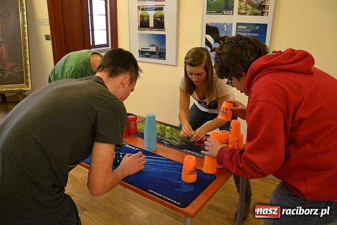 Zdjęcie w galerii na portalu naszraciborz.pl: Mini Speed Stacks na Zamku Piastowskim wiadomości z regionu