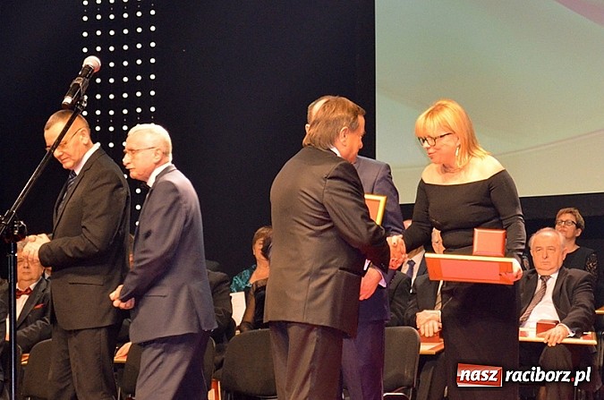 Zdjęcie w galerii na portalu naszraciborz.pl: Platynowy Laur Umiejętności i Kompetencji dla prezes WFOŚiGW wiadomości z regionu