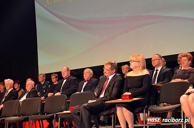 Zdjęcie w galerii na portalu naszraciborz.pl: Platynowy Laur Umiejętności i Kompetencji dla prezes WFOŚiGW wiadomości z regionu