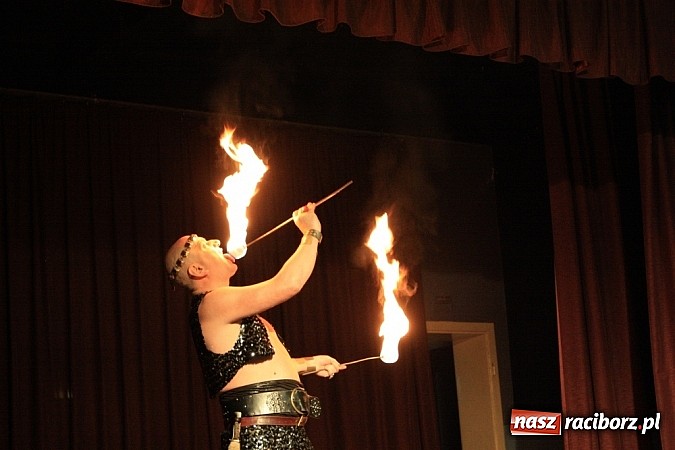 Zdjęcie w galerii na portalu naszraciborz.pl: Węże dusiciele zachwyciły dzieci w Krzanowicach wiadomości z regionu