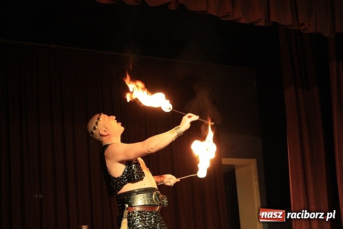 Zdjęcie w galerii na portalu naszraciborz.pl: Węże dusiciele zachwyciły dzieci w Krzanowicach wiadomości z regionu