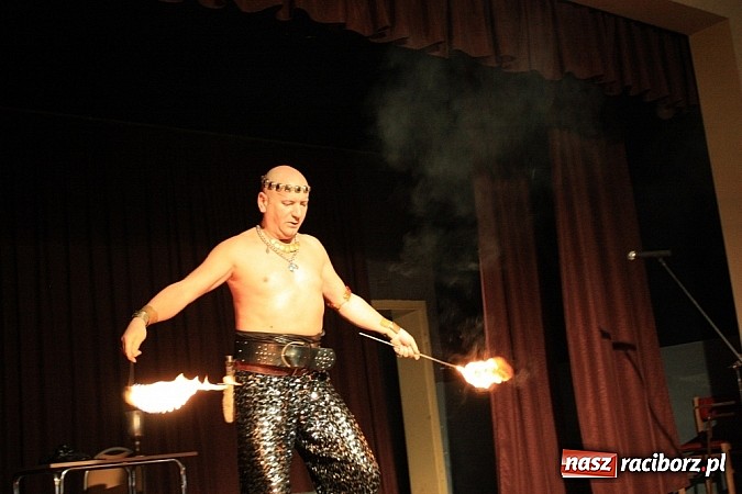 Zdjęcie w galerii na portalu naszraciborz.pl: Węże dusiciele zachwyciły dzieci w Krzanowicach wiadomości z regionu