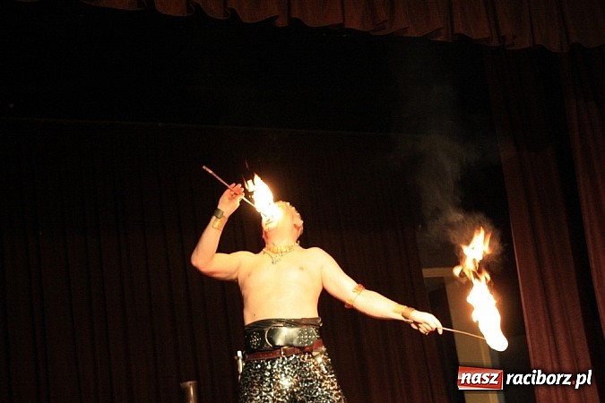 Zdjęcie w galerii na portalu naszraciborz.pl: Węże dusiciele zachwyciły dzieci w Krzanowicach wiadomości z regionu