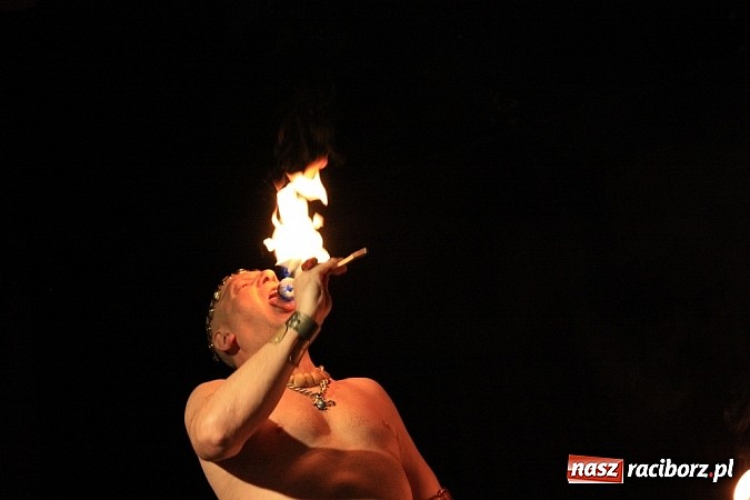 Zdjęcie w galerii na portalu naszraciborz.pl: Węże dusiciele zachwyciły dzieci w Krzanowicach wiadomości z regionu