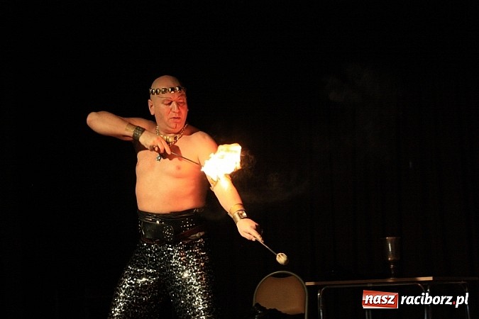 Zdjęcie w galerii na portalu naszraciborz.pl: Węże dusiciele zachwyciły dzieci w Krzanowicach wiadomości z regionu