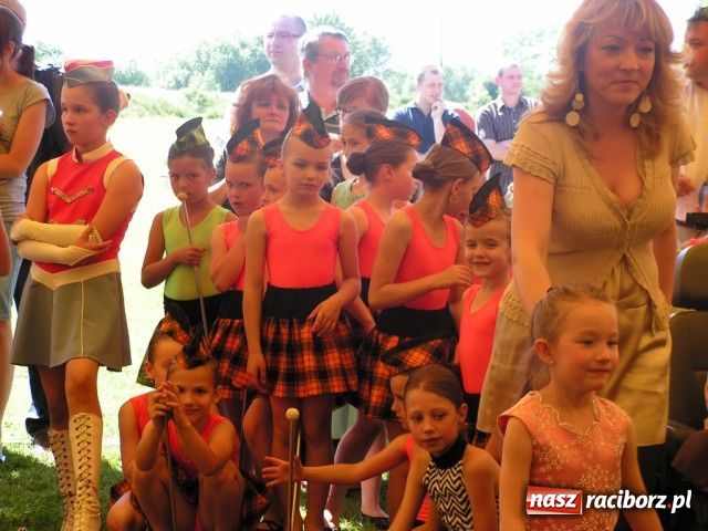 Zdjęcie w galerii na portalu naszraciborz.pl: Wielki festyn parafialny w Cyprzanowie wiadomości z regionu