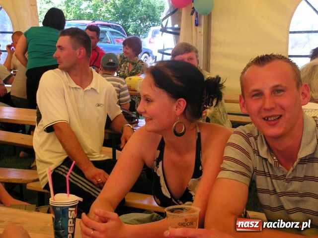 Zdjęcie w galerii na portalu naszraciborz.pl: Wielki festyn parafialny w Cyprzanowie wiadomości z regionu