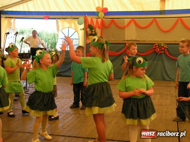 Zdjęcie w galerii na portalu naszraciborz.pl: Wielki festyn parafialny w Cyprzanowie wiadomości z regionu