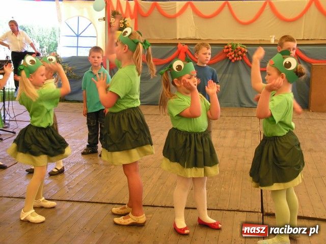 Zdjęcie w galerii na portalu naszraciborz.pl: Wielki festyn parafialny w Cyprzanowie wiadomości z regionu