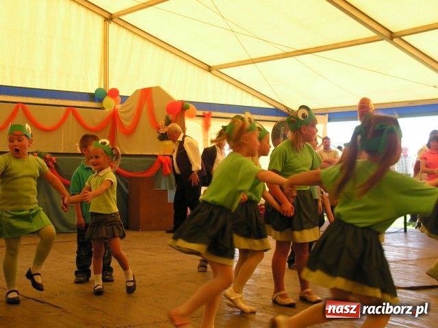 Zdjęcie w galerii na portalu naszraciborz.pl: Wielki festyn parafialny w Cyprzanowie wiadomości z regionu