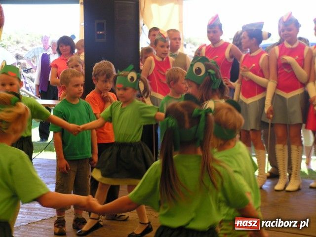 Zdjęcie w galerii na portalu naszraciborz.pl: Wielki festyn parafialny w Cyprzanowie wiadomości z regionu