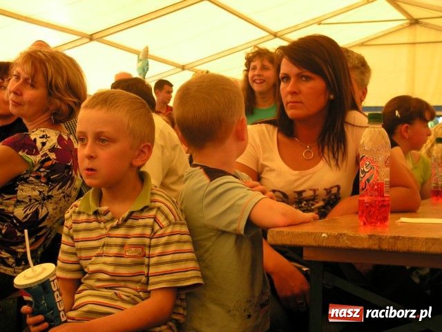 Zdjęcie w galerii na portalu naszraciborz.pl: Wielki festyn parafialny w Cyprzanowie wiadomości z regionu