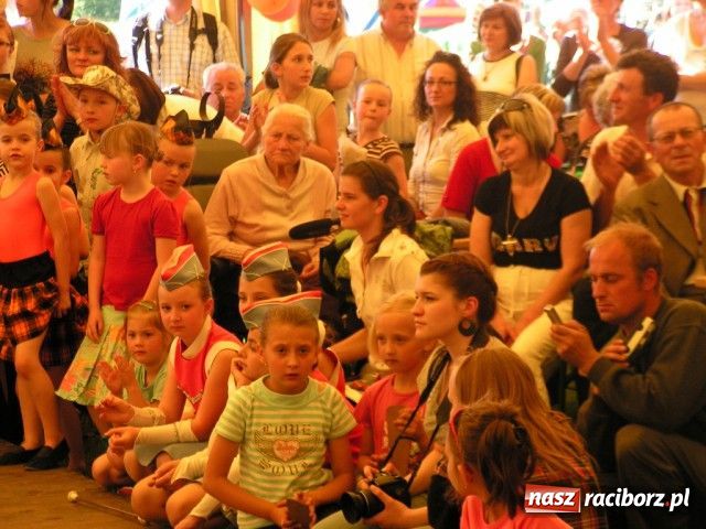 Zdjęcie w galerii na portalu naszraciborz.pl: Wielki festyn parafialny w Cyprzanowie wiadomości z regionu