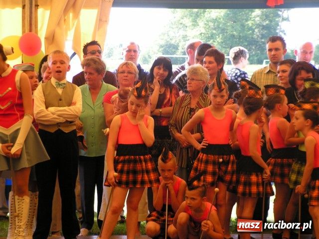 Zdjęcie w galerii na portalu naszraciborz.pl: Wielki festyn parafialny w Cyprzanowie wiadomości z regionu