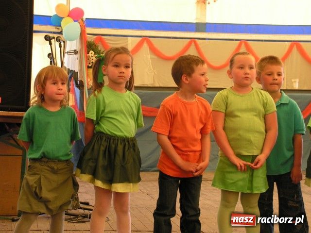 Zdjęcie w galerii na portalu naszraciborz.pl: Wielki festyn parafialny w Cyprzanowie wiadomości z regionu