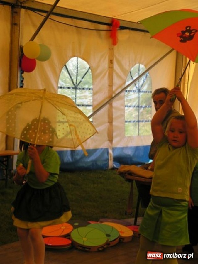 Zdjęcie w galerii na portalu naszraciborz.pl: Wielki festyn parafialny w Cyprzanowie wiadomości z regionu