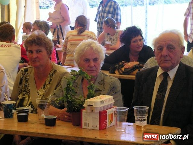 Zdjęcie w galerii na portalu naszraciborz.pl: Wielki festyn parafialny w Cyprzanowie wiadomości z regionu