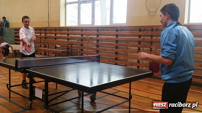 Zdjęcie w galerii na portalu naszraciborz.pl: W Nędzy walczyli o puchar wójta wiadomości z regionu