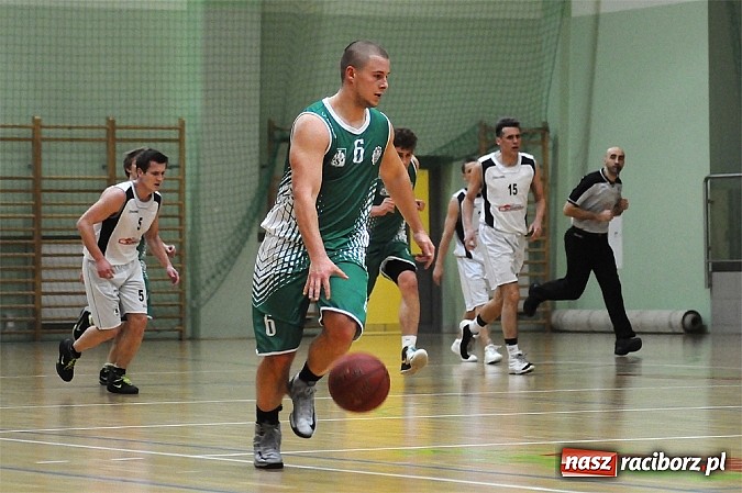 Zdjęcie w galerii na portalu naszraciborz.pl: Koszykówka. Wysoka porażka Ofensywy wiadomości z regionu