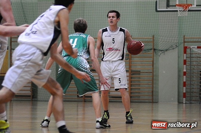 Zdjęcie w galerii na portalu naszraciborz.pl: Koszykówka. Wysoka porażka Ofensywy wiadomości z regionu