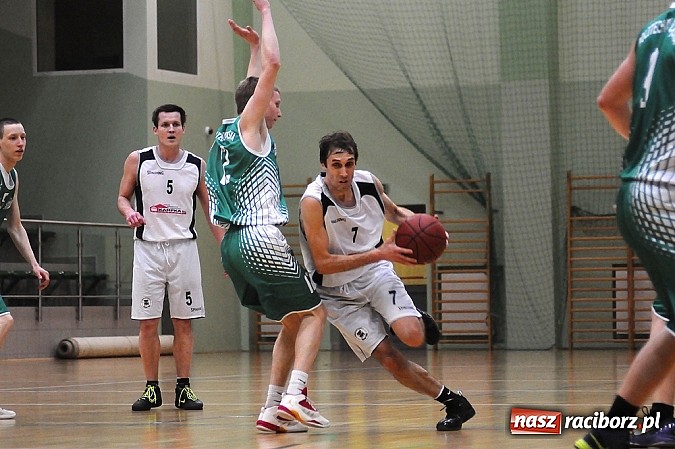 Zdjęcie w galerii na portalu naszraciborz.pl: Koszykówka. Wysoka porażka Ofensywy wiadomości z regionu