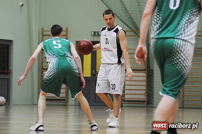 Zdjęcie w galerii na portalu naszraciborz.pl: Koszykówka. Wysoka porażka Ofensywy wiadomości z regionu