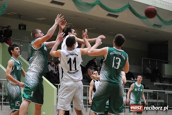 Zdjęcie w galerii na portalu naszraciborz.pl: Koszykówka. Wysoka porażka Ofensywy wiadomości z regionu