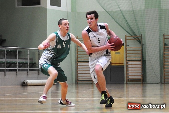Zdjęcie w galerii na portalu naszraciborz.pl: Koszykówka. Wysoka porażka Ofensywy wiadomości z regionu