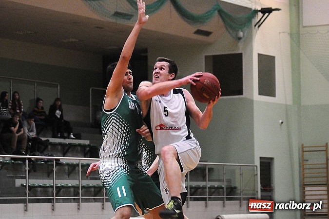 Zdjęcie w galerii na portalu naszraciborz.pl: Koszykówka. Wysoka porażka Ofensywy wiadomości z regionu