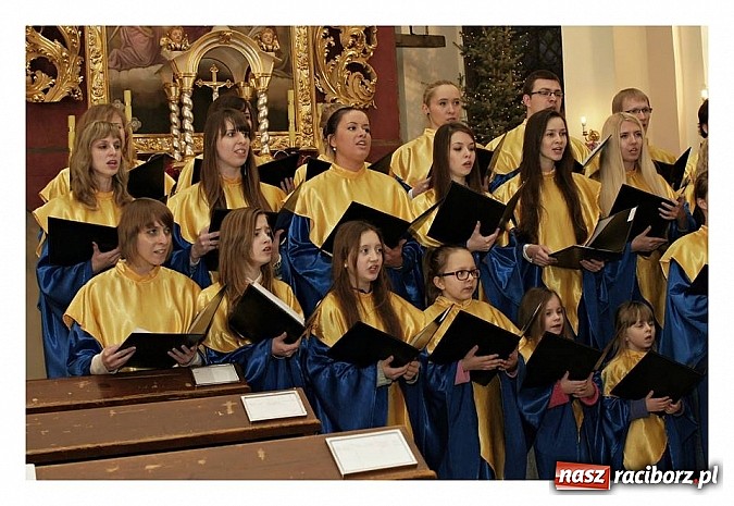 Zdjęcie w galerii na portalu naszraciborz.pl: Bel Canto i Tryl zaśpiewały wspólnie w Toszku wiadomości z regionu
