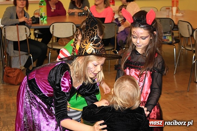 Zdjęcie w galerii na portalu naszraciborz.pl: Kolorowy bal przebierańc&oacute;w w Krzanowicach wiadomości z regionu