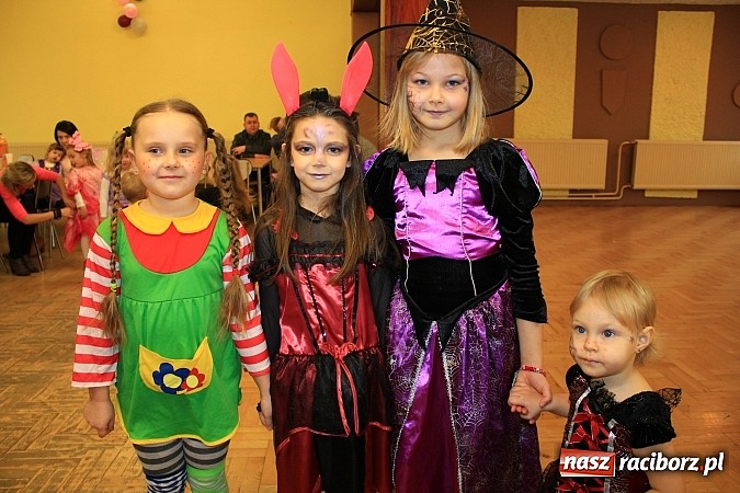 Zdjęcie w galerii na portalu naszraciborz.pl: Kolorowy bal przebierańc&oacute;w w Krzanowicach wiadomości z regionu