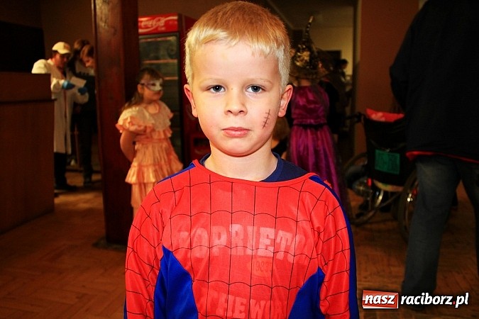 Zdjęcie w galerii na portalu naszraciborz.pl: Kolorowy bal przebierańc&oacute;w w Krzanowicach wiadomości z regionu