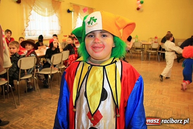 Zdjęcie w galerii na portalu naszraciborz.pl: Kolorowy bal przebierańc&oacute;w w Krzanowicach wiadomości z regionu