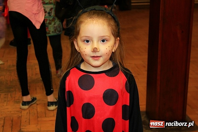 Zdjęcie w galerii na portalu naszraciborz.pl: Kolorowy bal przebierańc&oacute;w w Krzanowicach wiadomości z regionu