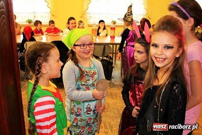 Zdjęcie w galerii na portalu naszraciborz.pl: Kolorowy bal przebierańc&oacute;w w Krzanowicach wiadomości z regionu