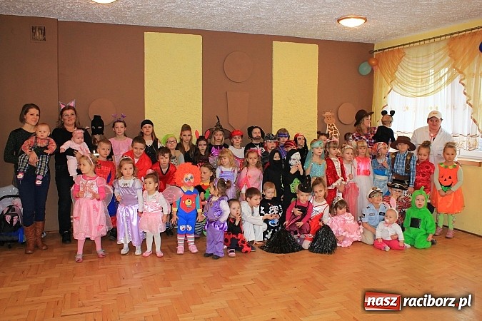 Zdjęcie w galerii na portalu naszraciborz.pl: Kolorowy bal przebierańc&oacute;w w Krzanowicach wiadomości z regionu