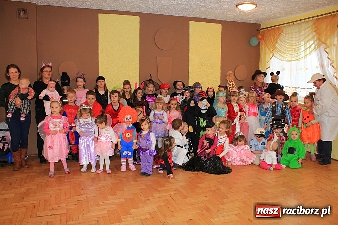 Zdjęcie w galerii na portalu naszraciborz.pl: Kolorowy bal przebierańc&oacute;w w Krzanowicach wiadomości z regionu