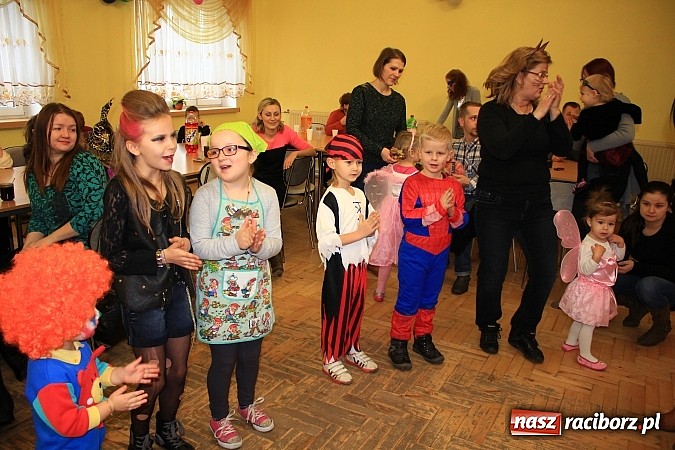 Zdjęcie w galerii na portalu naszraciborz.pl: Kolorowy bal przebierańc&oacute;w w Krzanowicach wiadomości z regionu