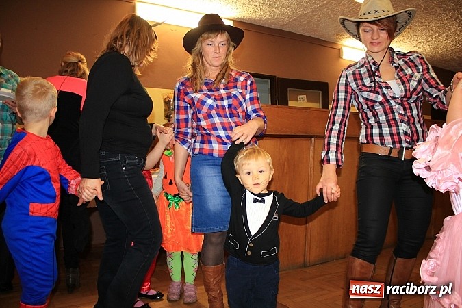 Zdjęcie w galerii na portalu naszraciborz.pl: Kolorowy bal przebierańc&oacute;w w Krzanowicach wiadomości z regionu