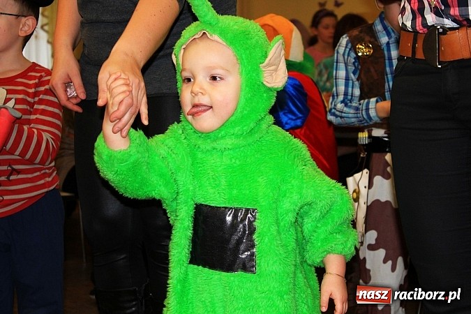 Zdjęcie w galerii na portalu naszraciborz.pl: Kolorowy bal przebierańc&oacute;w w Krzanowicach wiadomości z regionu