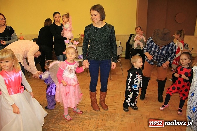 Zdjęcie w galerii na portalu naszraciborz.pl: Kolorowy bal przebierańc&oacute;w w Krzanowicach wiadomości z regionu