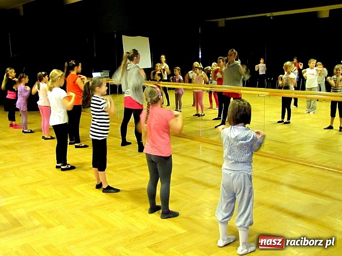 Zdjęcie w galerii na portalu naszraciborz.pl: Ferie z RCK: Taniec rozkochuje w sobie kolejnych młodych raciborzan wiadomości z regionu