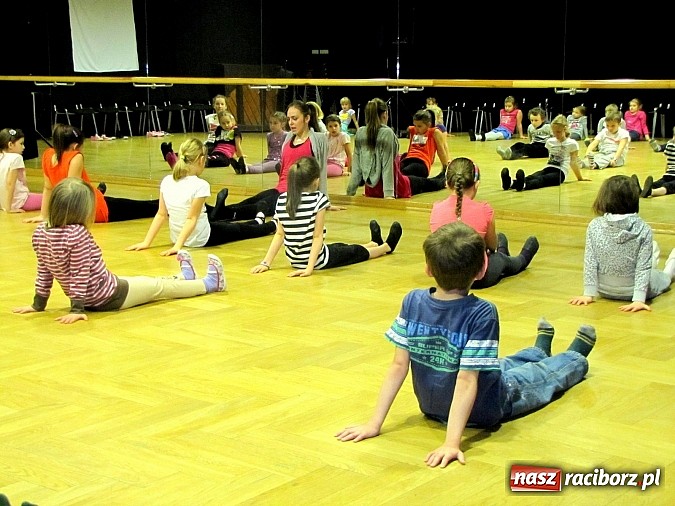 Zdjęcie w galerii na portalu naszraciborz.pl: Ferie z RCK: Taniec rozkochuje w sobie kolejnych młodych raciborzan wiadomości z regionu