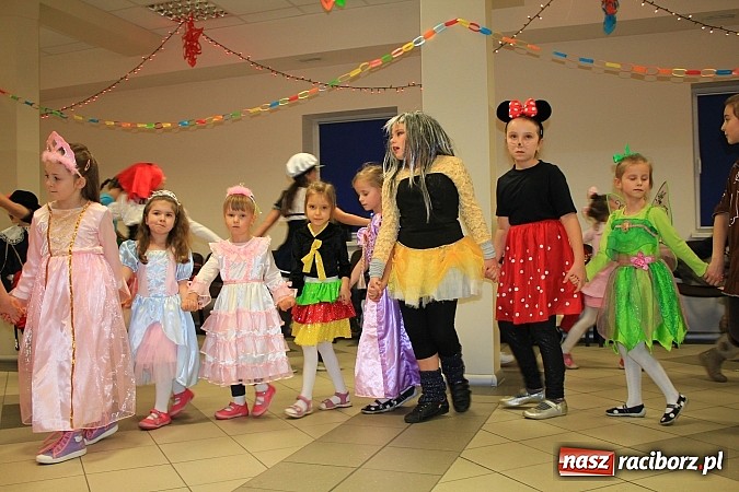 Zdjęcie w galerii na portalu naszraciborz.pl: Kolorowo i wesoło w Pietrowicach Wielkich wiadomości z regionu