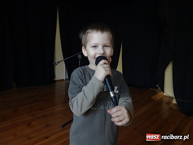 Zdjęcie w galerii na portalu naszraciborz.pl: Bal Przebierańców i flamenco na Dzień Babci w Fiku-miku wiadomości z regionu