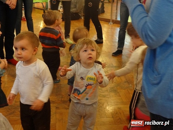 Zdjęcie w galerii na portalu naszraciborz.pl: Bal Przebierańców i flamenco na Dzień Babci w Fiku-miku wiadomości z regionu