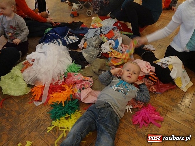 Zdjęcie w galerii na portalu naszraciborz.pl: Bal Przebierańców i flamenco na Dzień Babci w Fiku-miku wiadomości z regionu